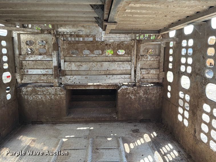 image for item YA4339 2010 Wilson PSDCL 402 livestock trailer