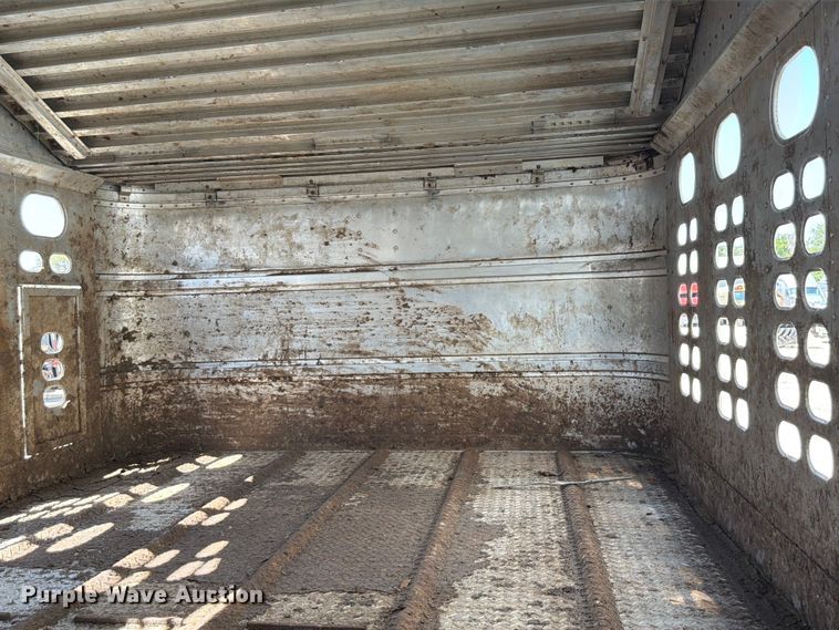 image for item YA4339 2010 Wilson PSDCL 402 livestock trailer