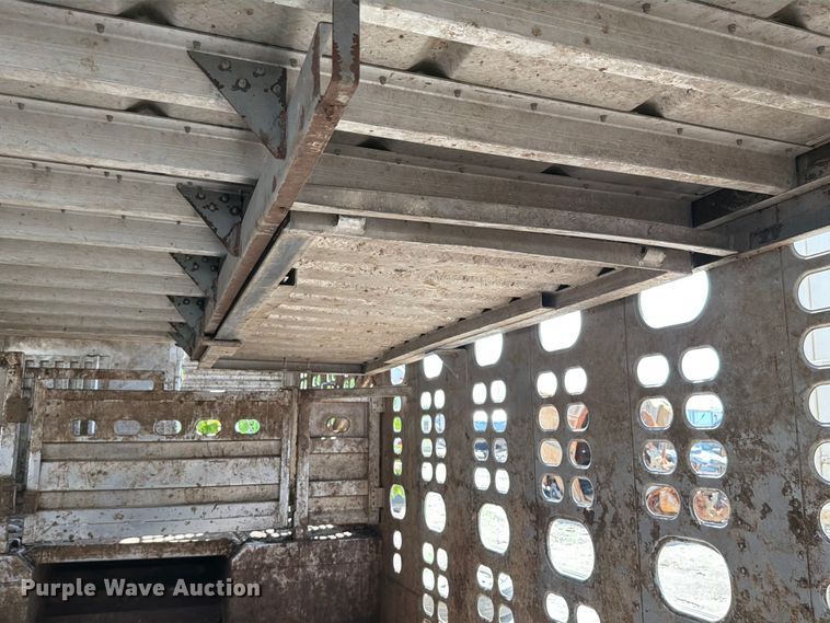 image for item YA4339 2010 Wilson PSDCL 402 livestock trailer