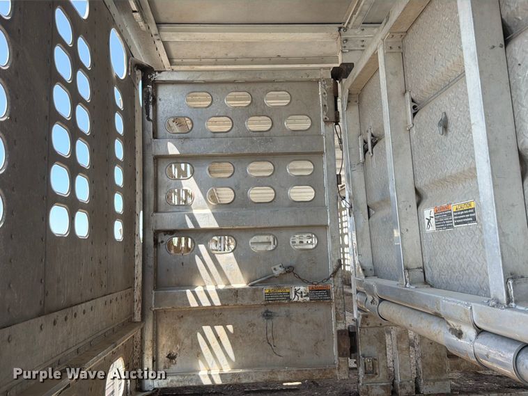 image for item YA4339 2010 Wilson PSDCL 402 livestock trailer