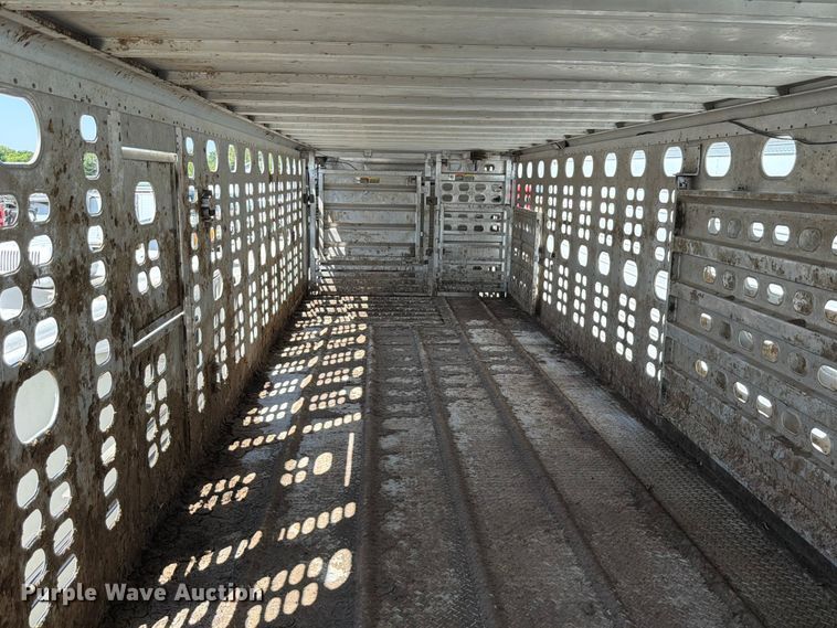 image for item YA4339 2010 Wilson PSDCL 402 livestock trailer