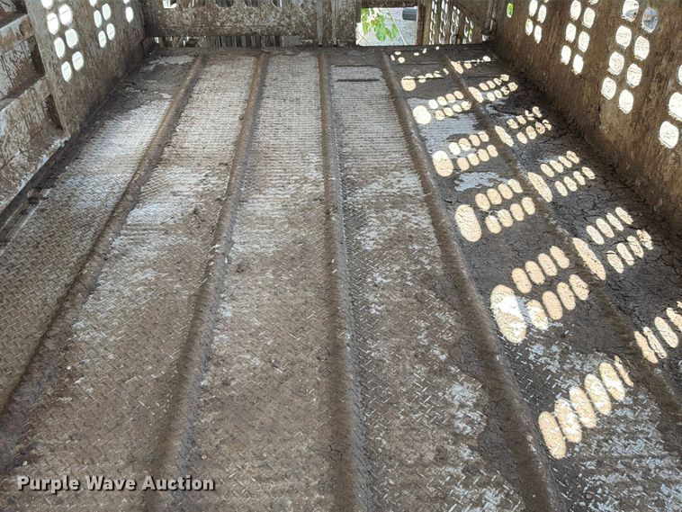 image for item YA4339 2010 Wilson PSDCL 402 livestock trailer