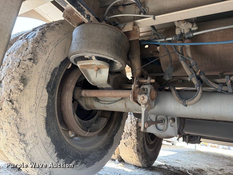image for item YA4339 2010 Wilson PSDCL 402 livestock trailer