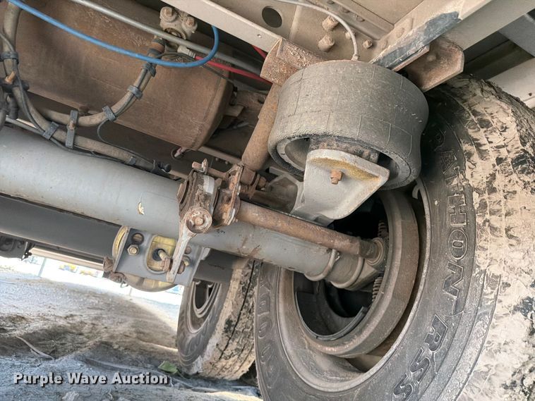 image for item YA4339 2010 Wilson PSDCL 402 livestock trailer