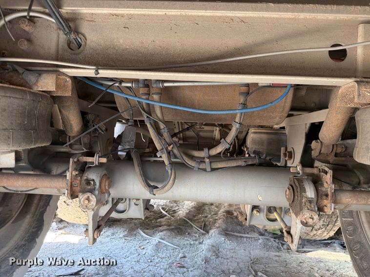 image for item YA4339 2010 Wilson PSDCL 402 livestock trailer
