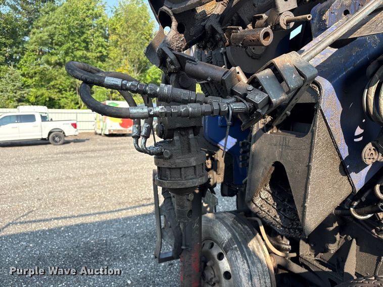 image for item YA4445 2017 Western Star 4700 crane truck