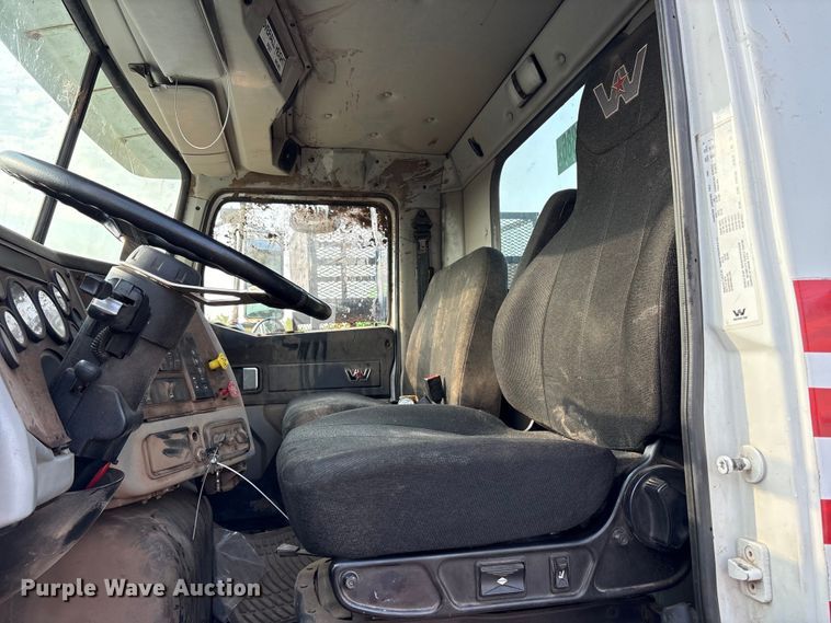 image for item YA4445 2017 Western Star 4700 crane truck