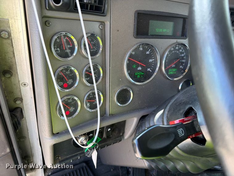 image for item YA4505 2021 Kenworth T3 Series box truck