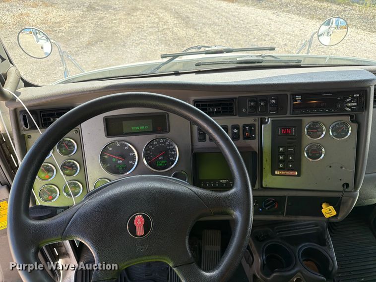 image for item YA4505 2021 Kenworth T3 Series box truck