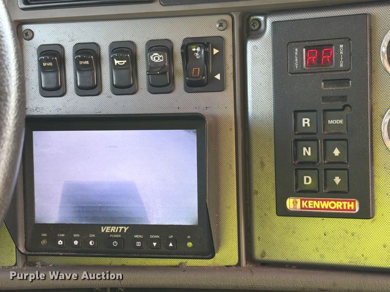 image for item YA4505 2021 Kenworth T3 Series box truck