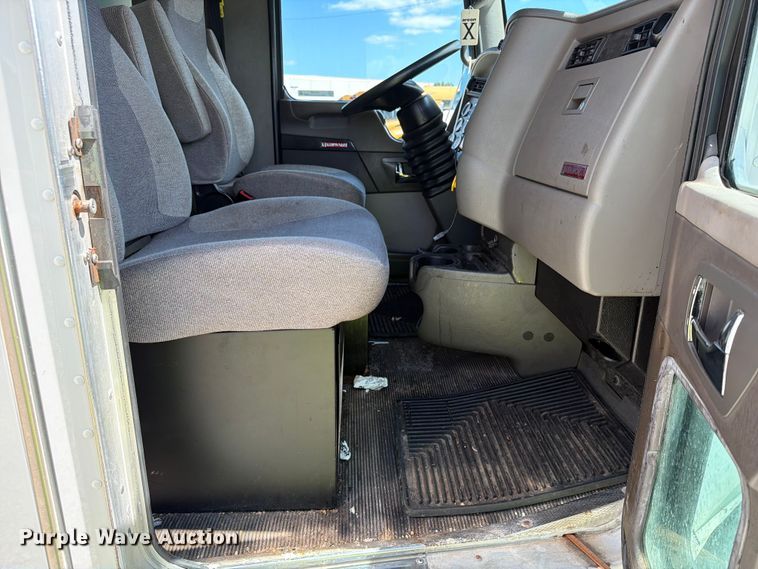 image for item YA4505 2021 Kenworth T3 Series box truck