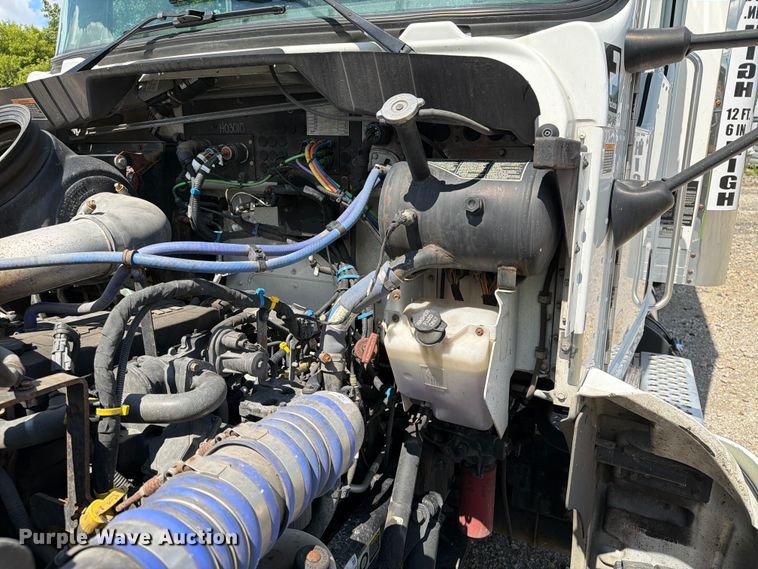 image for item YA4505 2021 Kenworth T3 Series box truck