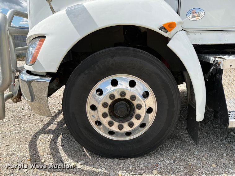 image for item YA4505 2021 Kenworth T3 Series box truck