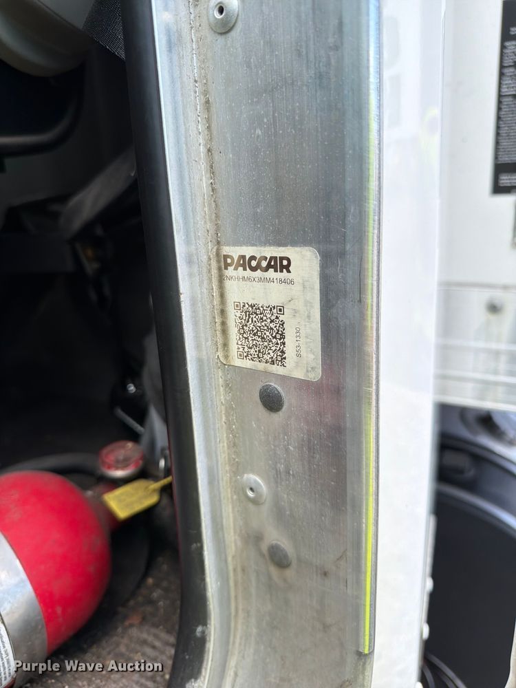 image for item YA4505 2021 Kenworth T3 Series box truck