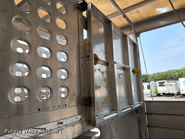 image for item YA4569 2016 EBY Trans Pork livestock trailer