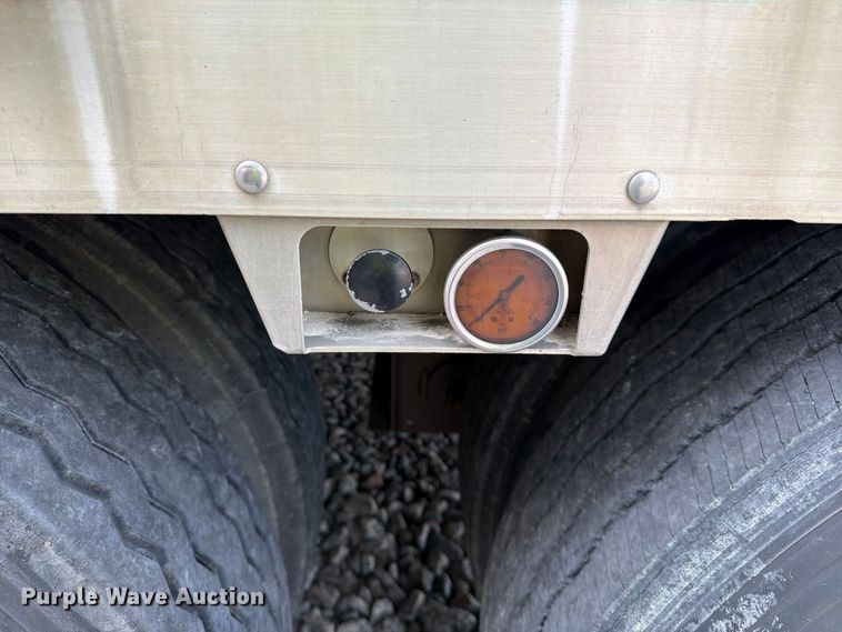 image for item YA4569 2016 EBY Trans Pork livestock trailer
