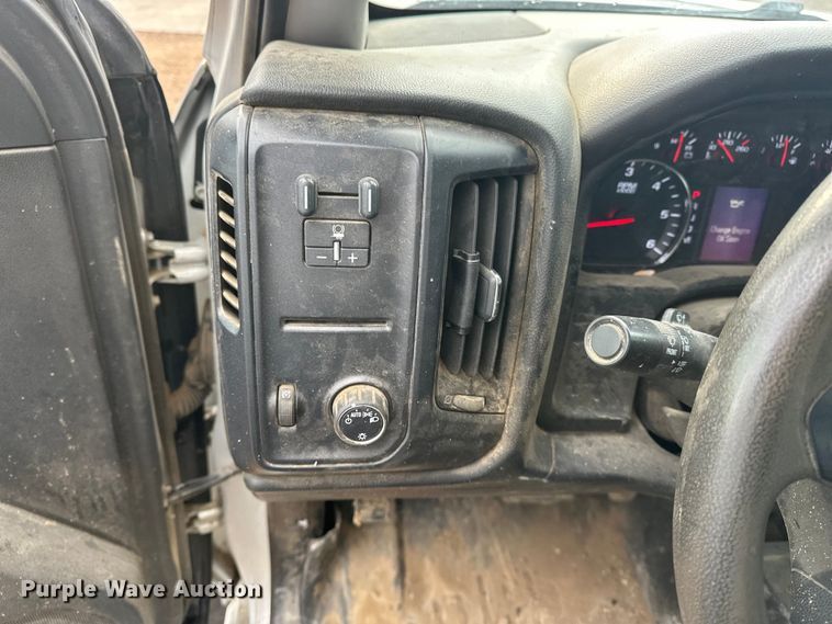 image for item DQ0010 2014 Chevrolet Silverado 1500 Crew Cab pickup truck