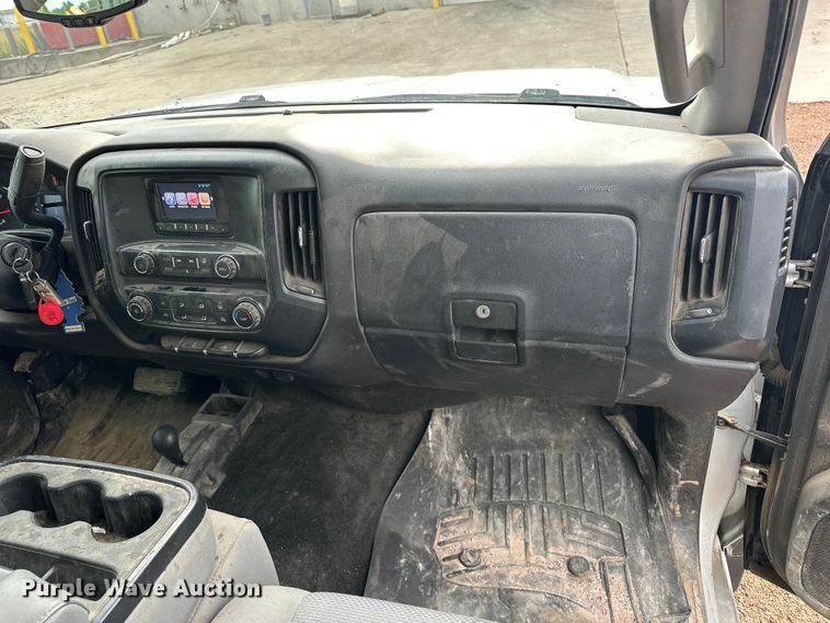 image for item DQ0010 2014 Chevrolet Silverado 1500 Crew Cab pickup truck