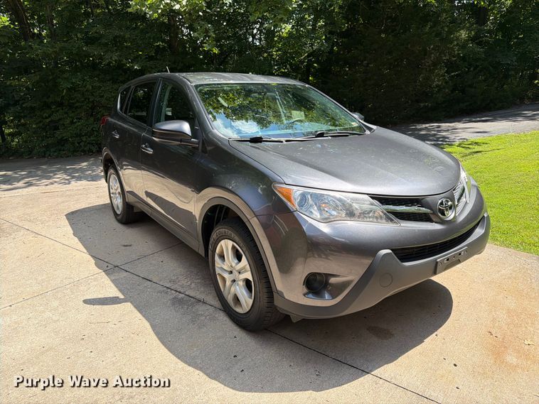 image for item DQ7948 2013 Toyota RAV4 LE SUV