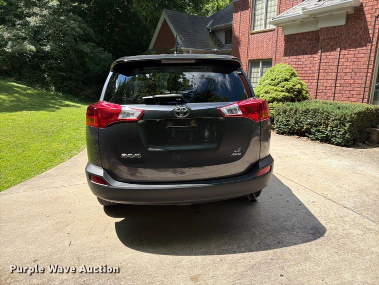 image for item DQ7948 2013 Toyota RAV4 LE SUV
