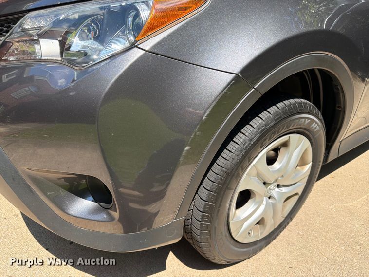 image for item DQ7948 2013 Toyota RAV4 LE SUV