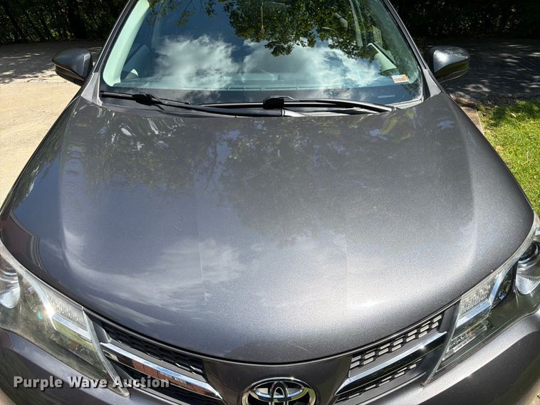 image for item DQ7948 2013 Toyota RAV4 LE SUV