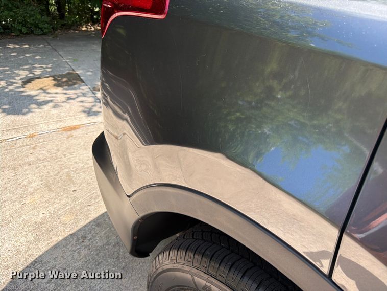 image for item DQ7948 2013 Toyota RAV4 LE SUV
