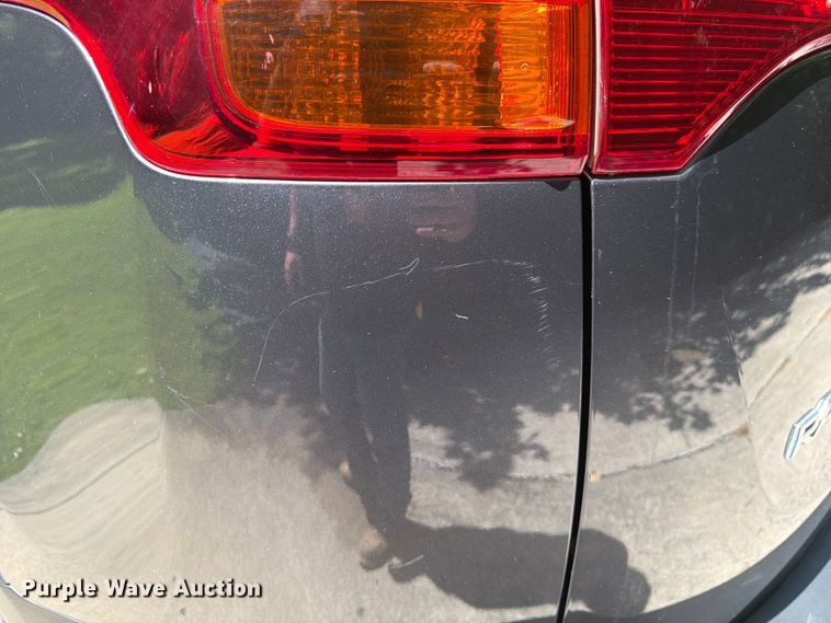 image for item DQ7948 2013 Toyota RAV4 LE SUV