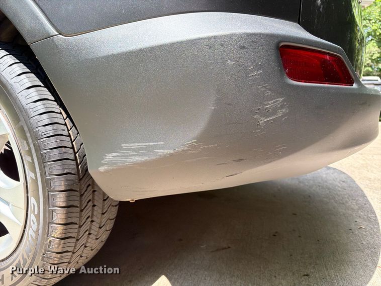 image for item DQ7948 2013 Toyota RAV4 LE SUV