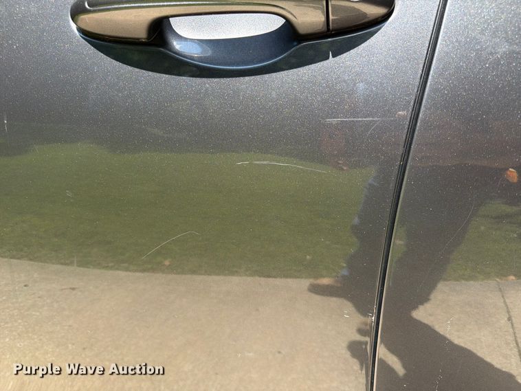 image for item DQ7948 2013 Toyota RAV4 LE SUV