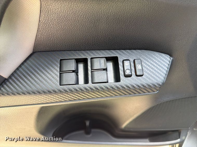 image for item DQ7948 2013 Toyota RAV4 LE SUV