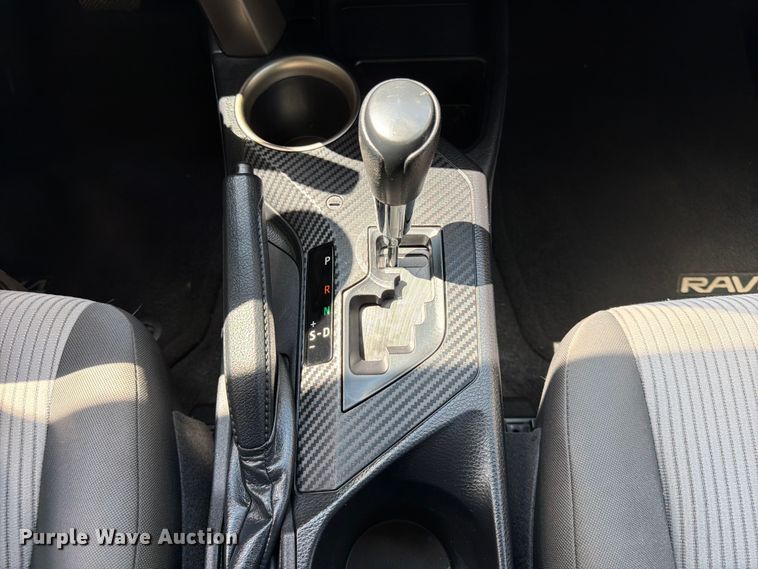 image for item DQ7948 2013 Toyota RAV4 LE SUV