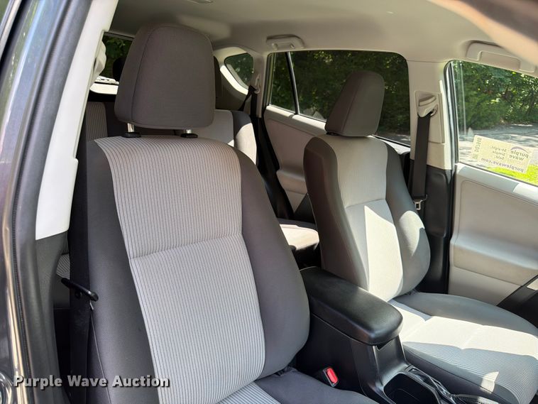 image for item DQ7948 2013 Toyota RAV4 LE SUV