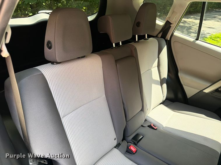 image for item DQ7948 2013 Toyota RAV4 LE SUV