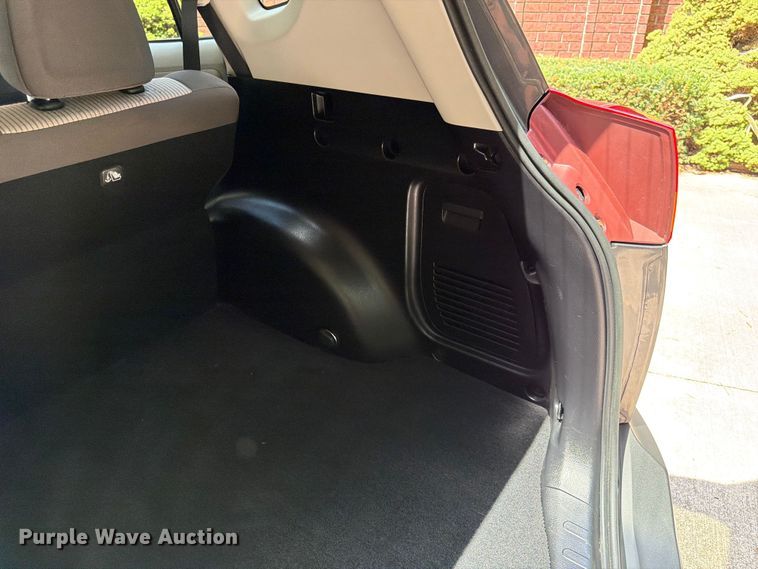 image for item DQ7948 2013 Toyota RAV4 LE SUV