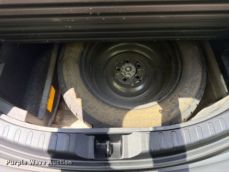 image for item DQ7948 2013 Toyota RAV4 LE SUV