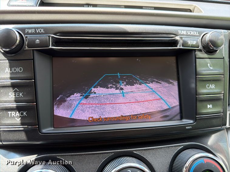 image for item DQ7948 2013 Toyota RAV4 LE SUV