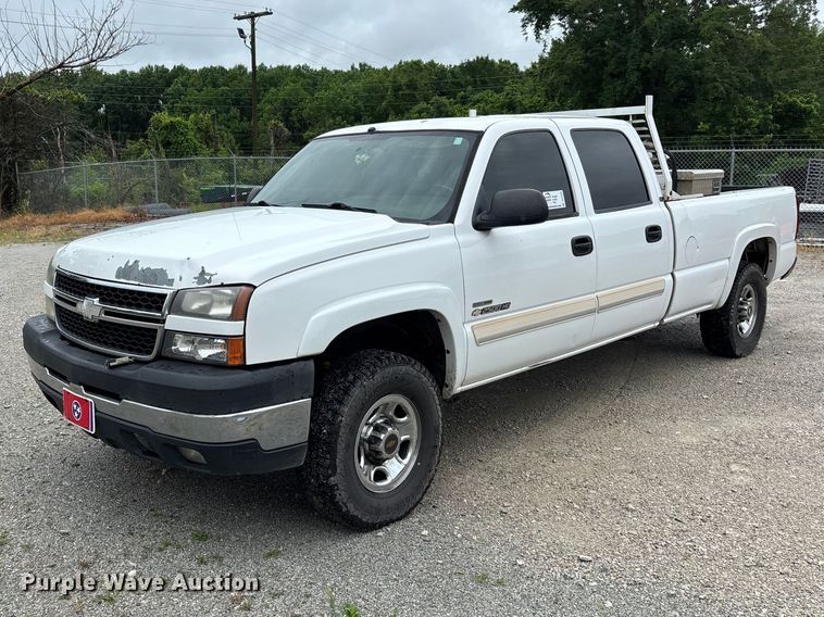 2007 Chevrolet Silverado 2500HD Crew Cab pickup truck