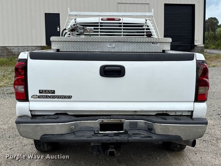image for item DV4359 2007 Chevrolet Silverado 2500HD Crew Cab pickup truck