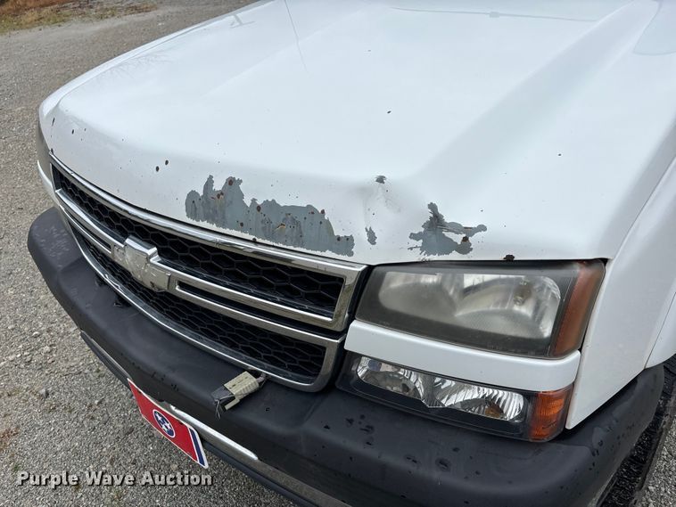 image for item DV4359 2007 Chevrolet Silverado 2500HD Crew Cab pickup truck