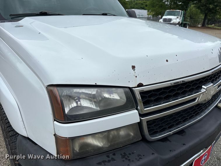 image for item DV4359 2007 Chevrolet Silverado 2500HD Crew Cab pickup truck