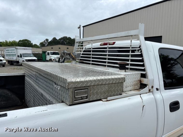 image for item DV4359 2007 Chevrolet Silverado 2500HD Crew Cab pickup truck