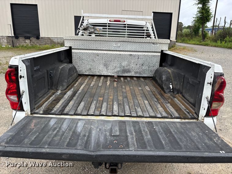 image for item DV4359 2007 Chevrolet Silverado 2500HD Crew Cab pickup truck