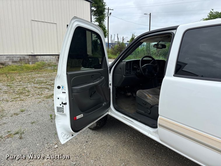 image for item DV4359 2007 Chevrolet Silverado 2500HD Crew Cab pickup truck