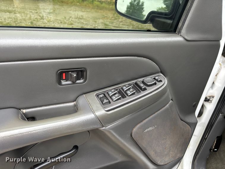 image for item DV4359 2007 Chevrolet Silverado 2500HD Crew Cab pickup truck
