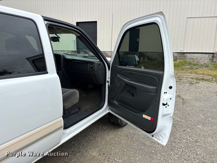 image for item DV4359 2007 Chevrolet Silverado 2500HD Crew Cab pickup truck