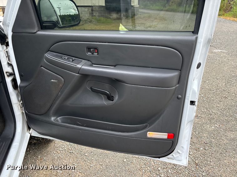 image for item DV4359 2007 Chevrolet Silverado 2500HD Crew Cab pickup truck