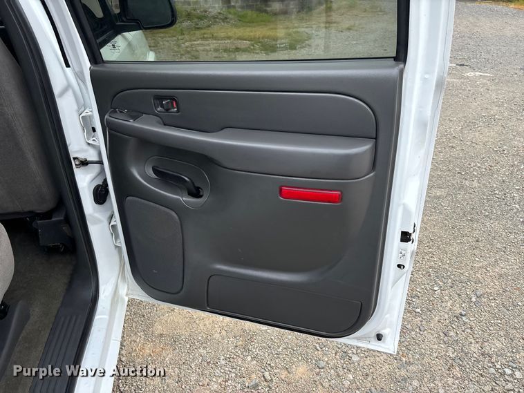 image for item DV4359 2007 Chevrolet Silverado 2500HD Crew Cab pickup truck