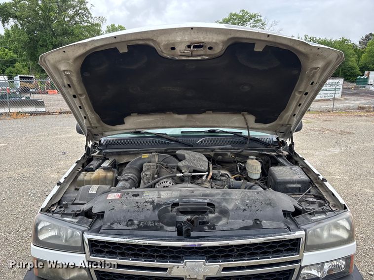 image for item DV4359 2007 Chevrolet Silverado 2500HD Crew Cab pickup truck
