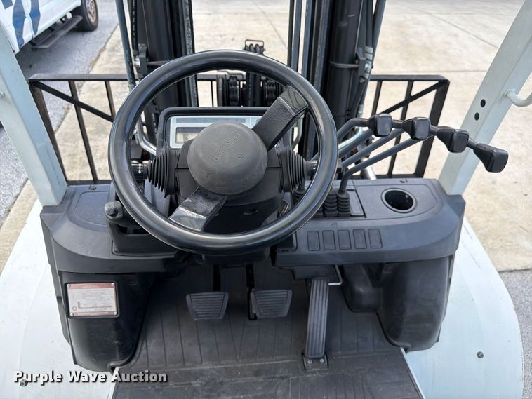 image for item DV7297 2016 UniCarriers PF80YLP forklift
